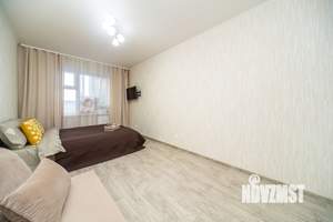 1-к квартира, посуточно, 40м2, 10/17 этаж