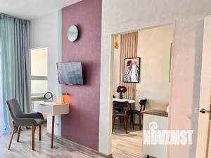 Студия квартира, посуточно, 40м2, 15/25 этаж