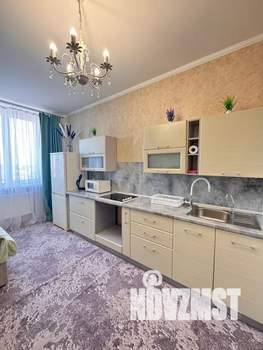 1-к квартира, посуточно, 40м2, 21/25 этаж