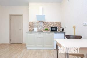 Студия квартира, посуточно, 36м2, 3/18 этаж