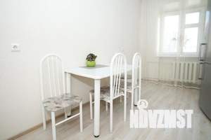 1-к квартира, посуточно, 43м2, 8/17 этаж