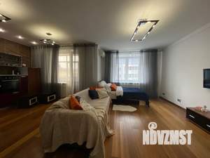 Студия квартира, посуточно, 42м2, 3/18 этаж