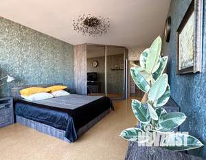 2-к квартира, посуточно, 73м2, 23/25 этаж