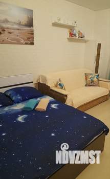 Студия квартира, посуточно, 32м2, 1/3 этаж