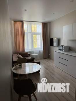 1-к квартира, посуточно, 38м2, 1/25 этаж
