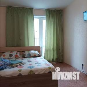 1-к квартира, посуточно, 37м2, 7/25 этаж