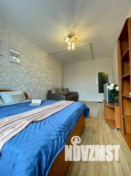 1-к квартира, посуточно, 42м2, 3/18 этаж