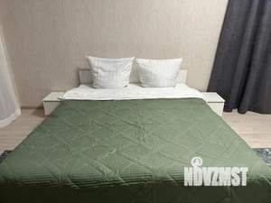 1-к квартира, посуточно, 52м2, 12/18 этаж