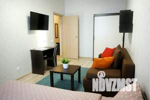 1-к квартира, посуточно, 40м2, 13/25 этаж