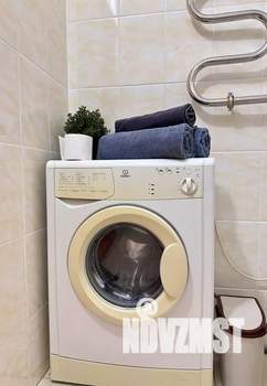 Студия квартира, посуточно, 33м2, 1/8 этаж