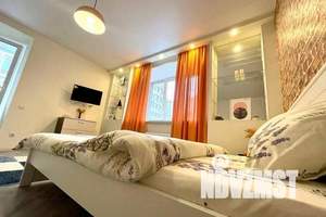 1-к квартира, посуточно, 40м2, 2/17 этаж