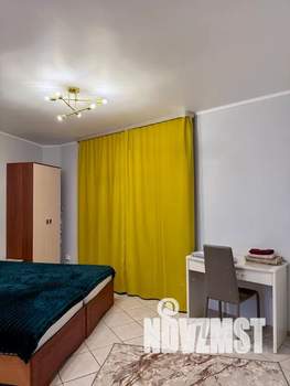 Студия квартира, посуточно, 32м2, 1/20 этаж