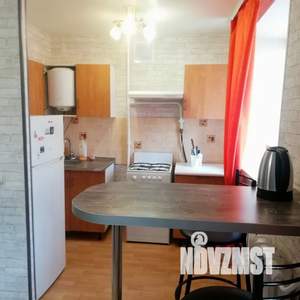 Студия квартира, посуточно, 32м2, 3/5 этаж