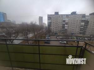 3-к квартира, вторичка, 57м2, 8/9 этаж