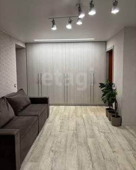 3-к квартира, вторичка, 42м2, 9/9 этаж