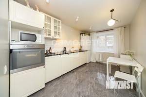 2-к квартира, вторичка, 61м2, 1/10 этаж