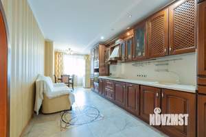 4-к квартира, вторичка, 141м2, 2/7 этаж