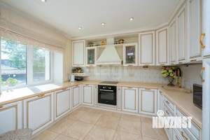 4-к квартира, вторичка, 137м2, 3/10 этаж