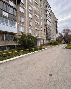 3-к квартира, вторичка, 58м2, 8/9 этаж