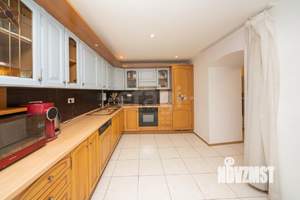 5-к квартира, вторичка, 211м2, 4/6 этаж