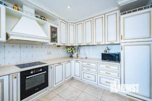 4-к квартира, вторичка, 137м2, 3/10 этаж
