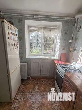 2-к квартира, вторичка, 44м2, 1/4 этаж