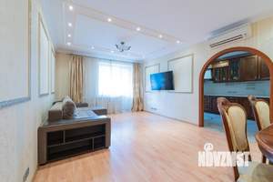 4-к квартира, вторичка, 141м2, 2/7 этаж