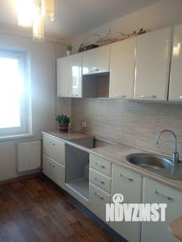 2-к квартира, вторичка, 58м2, 1/10 этаж